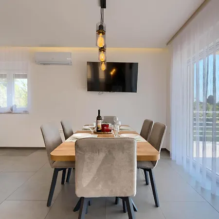 House Mara * פומר